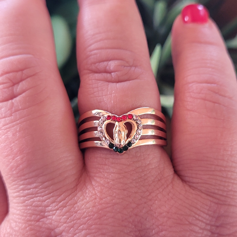 Gold plated Virgin Mary ring with red/green/white stones size 10 - Picture 3 of 3